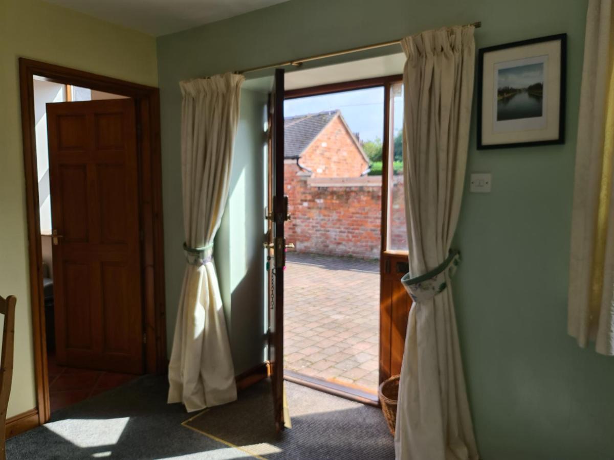 Never To Be Booked Apartment York Bagian luar foto